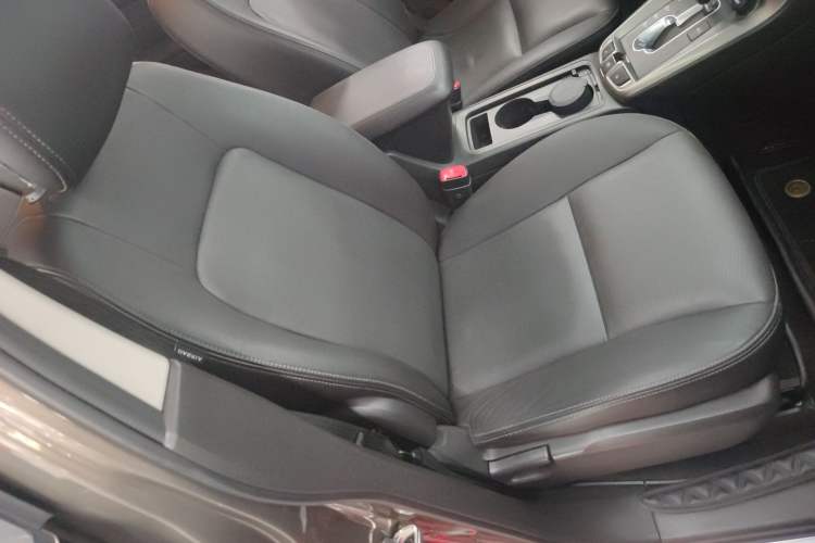 Used Chevrolet Captiva 2015 2.4L 4x4 Flagship Edition 7-Seater