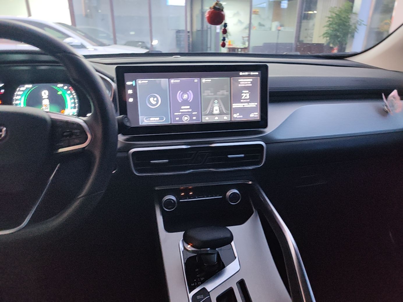 Geely Auto Coolray 2023 1.5T DCT Diamond Edition — снимка 15