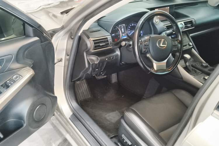 Used Lexus IS 2017 300 FENGSHANG Edition