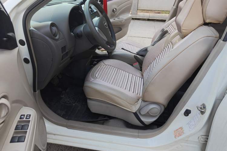 Used Nissan Sunny 2014 1.5XE CVT Comfort Edition Left Front Seat