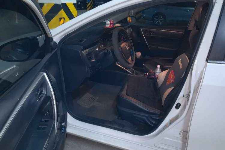 Used Toyota Corolla 2016 Dual-Engine 1.8L E-CVT Elite Edition