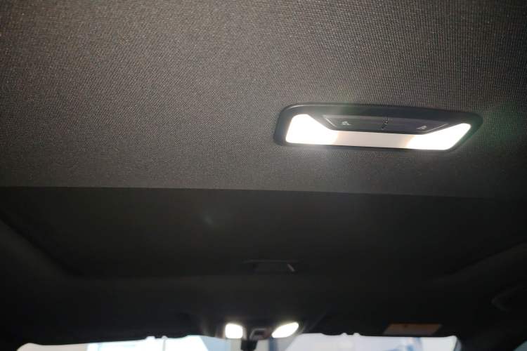 Used Changan UNI-V iDD 2023 Zhidian iDD 1.5T 113km Smart & Fun Version (Rapid Edition)
