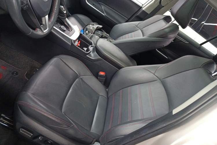 Used Toyota Wildlander New Energy 2021 High-Performance Edition 2.5L Two-Wheel Drive Powerful Version Left Front Seat