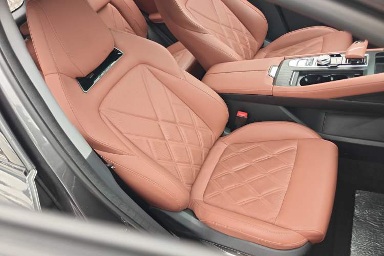 Used CHANGAN CS75 PLUS 2023 3rd Generation 1.5T Automatic Prestige Model
