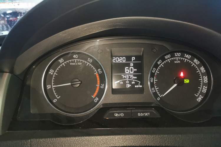 Used Skoda Rapid Spaceback 2016 Revised 1.6L Automatic Chuanxing Version
