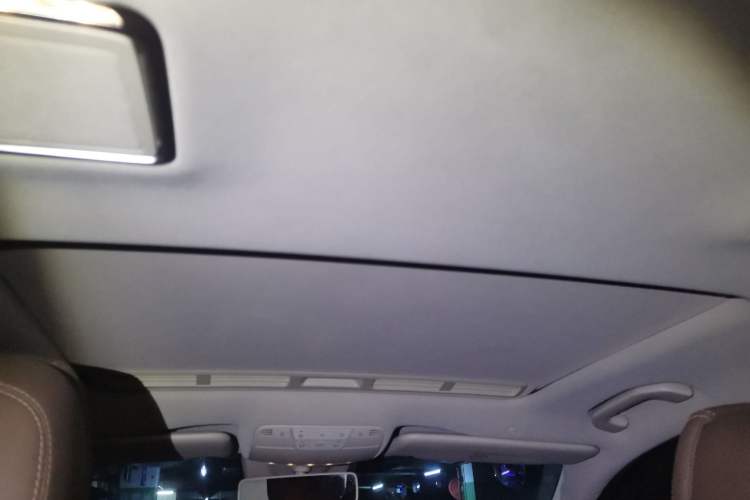 Used Mercedes-Benz E-Class 2016 E 300 L Sporty and Stylish Model