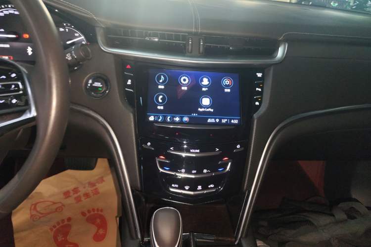 Used Cadillac XTS 2018 28T Tech Edition Audio And AC Panel