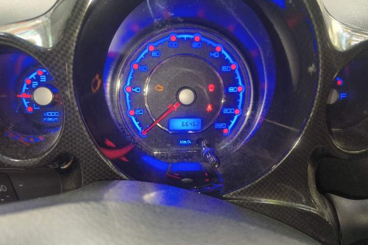 Used JAC Group Yueyue 2012 1.0L Luxury Model
