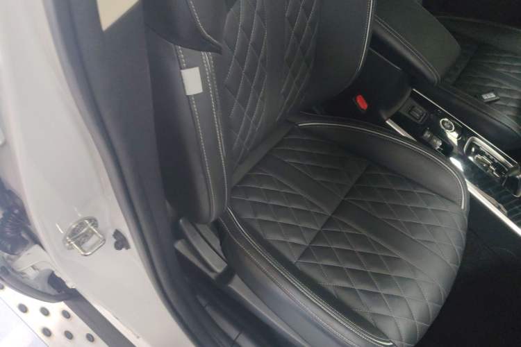 Used Mitsubishi Outlander 2021 2.4L 4x4 Zhi Xiang Edition 7 Seats