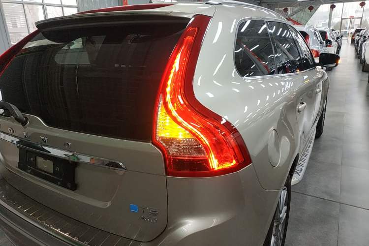 Used Volvo XC60 2017 T5 AWD Smart Upgrade Edition
