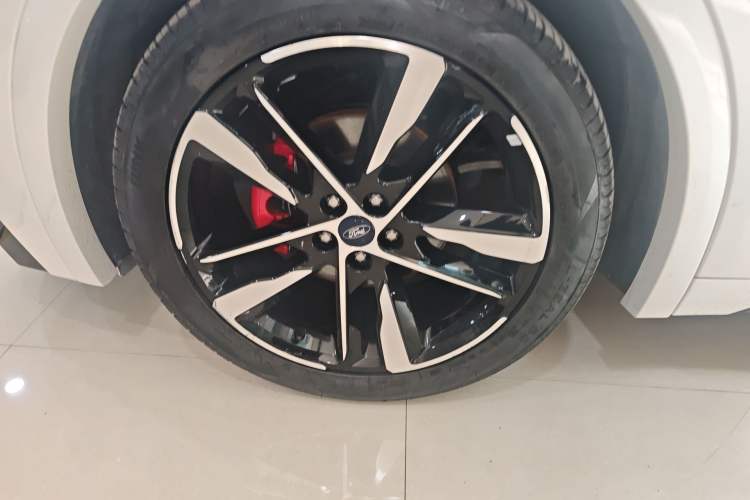 Used Ford EVOS 2022 Facelift EcoBoost 245 ST-Line Left Front Wheel Hub