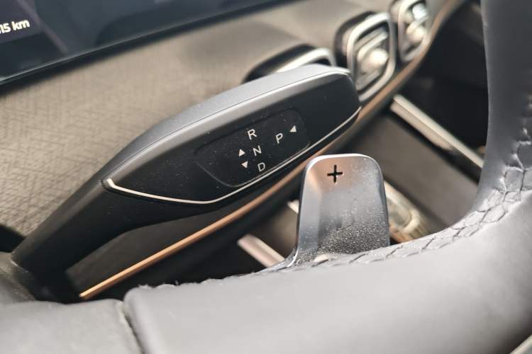 Used Chery Tiggo 9 2023 2.0T Dual-Clutch Two-Wheel Drive Leading Edition 5 Seats Gear Lever