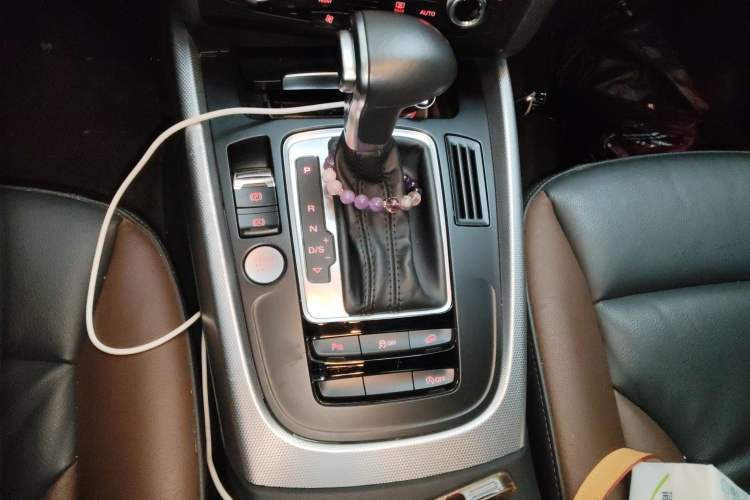 Used Audi Q5 2017 Plus 40 TFSI Technology Model Gear Lever