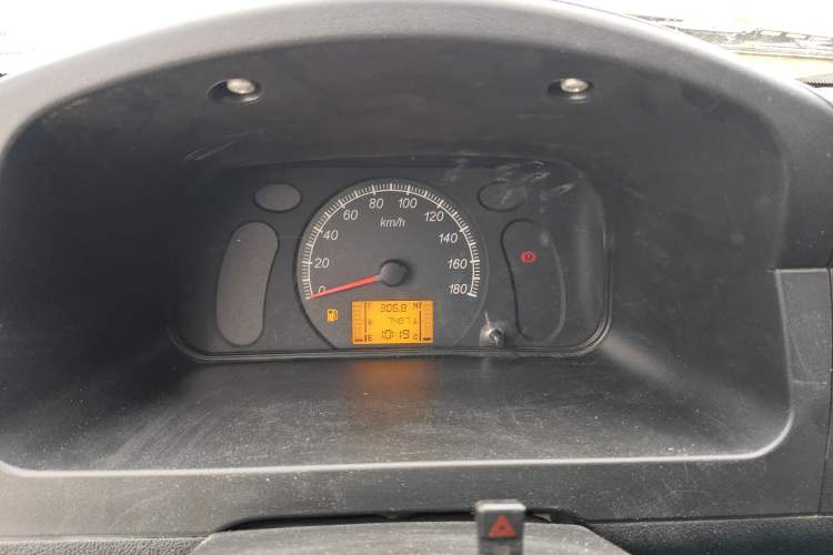 Used Wuling Zhiguang 2023 1.5L Utility Version with Enclosed Windows 2 Seats