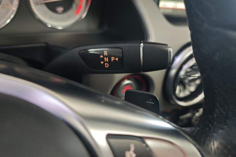 Used Mercedes-Benz GLK-Class 2015 GLK 260 4MATIC Dynamic Edition Ultimate Version
