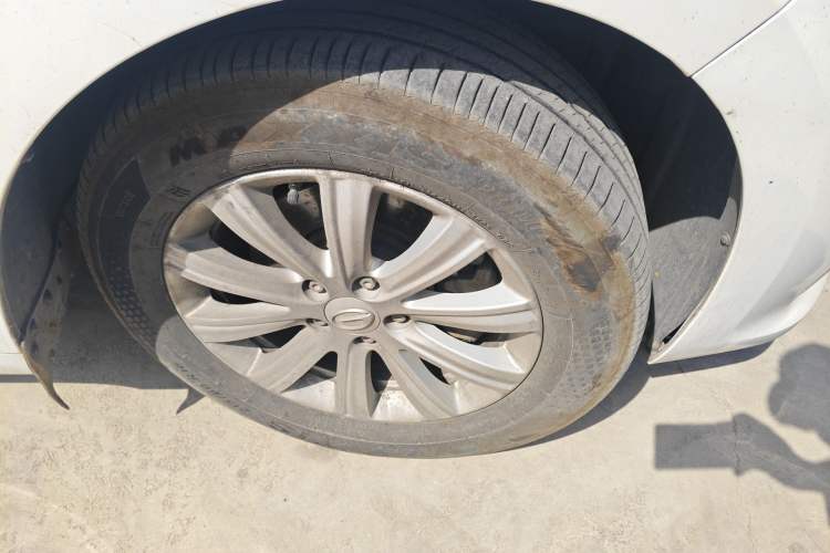 Used GAC Trumpchi M6 2019 270T Automatic Elite Edition (7-seater) China V Standard Right Front Wheel Hub