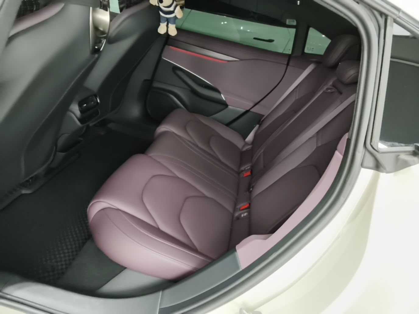 Xiaomi Auto SU7 2024 Rear-Drive Ultra-Long Range Advanced Pro-Level Intelligent Driving Version — снимка 20