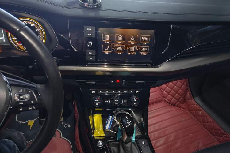 Used Volkswagen Passat 2019 280TSI Elite Edition China V Standard Audio And AC Panel