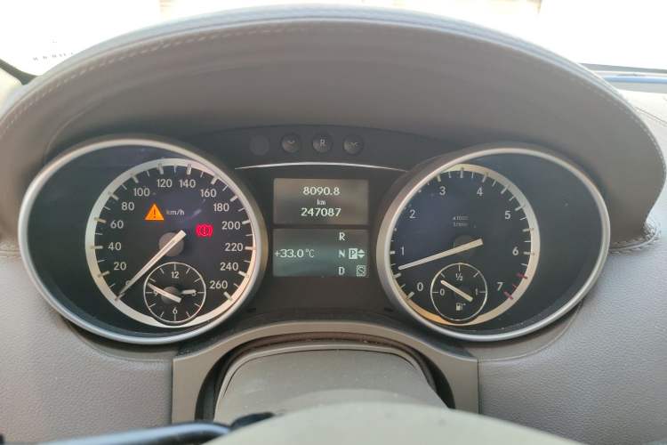 Used Mercedes-Benz GL-Class 2011 GL 450 4MATIC Prestige Edition Instrument Cluster