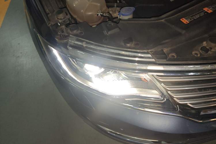 Used Lincoln MKX 2017 2.0T Two-Wheel Drive Deluxe Edition