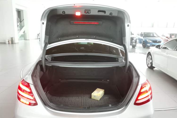 Used Mercedes-Benz E-Class 2017 E 300 L Sporty and Stylish Model Trunk