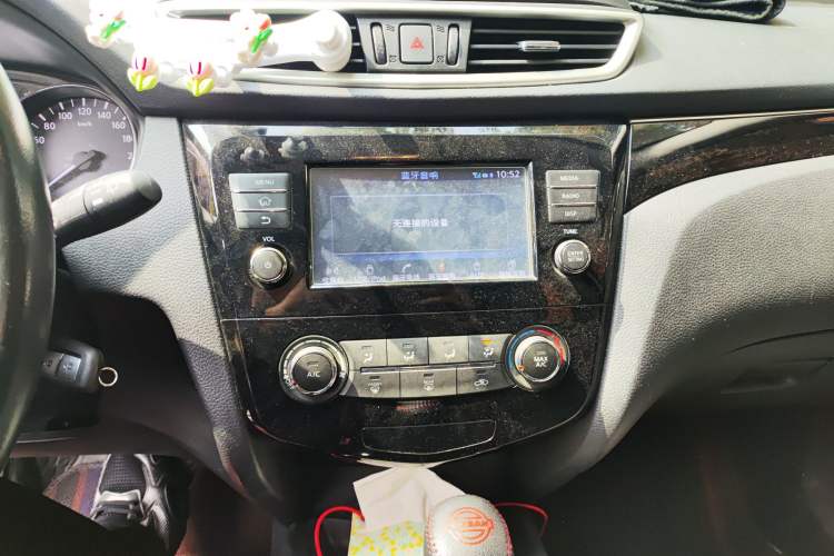 Used Nissan Qashqai 2017 2.0L CVT Smart Enjoyment Version China V Standard Audio And AC Panel