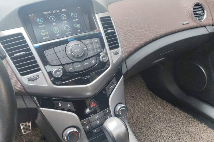 Used Chevrolet Cruze 2013 Hatchback 1.6L Automatic Luxury Model
