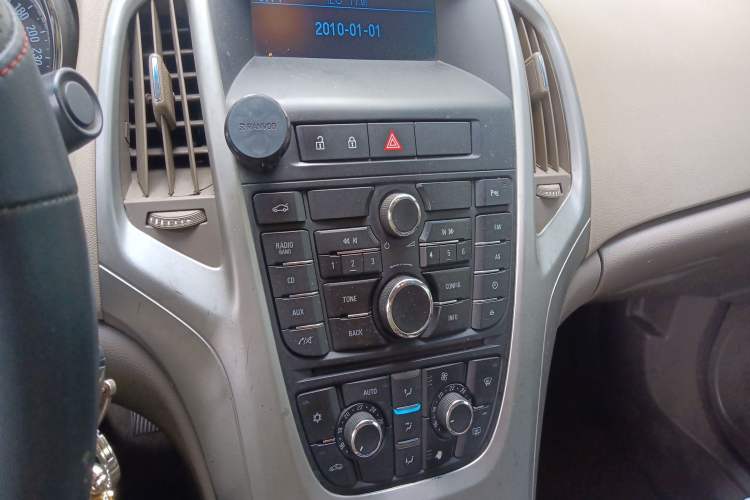 Used Buick GT 2013 GT 1.6L Manual Entry-Level Model Audio And AC Panel