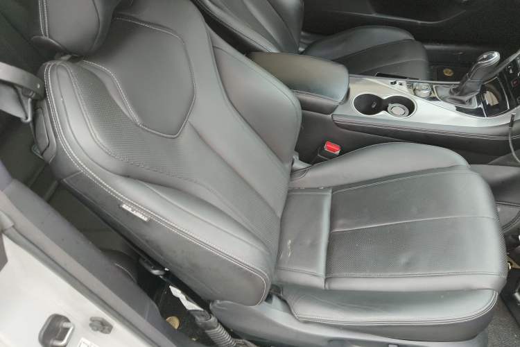 Used Infiniti Q60 2019 2.0T Luxury Edition