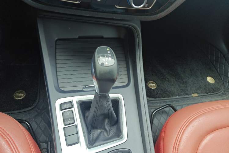 Used BMW 1 Series 2017 118i Fashion Model Gear Lever