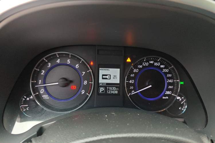 Used Infiniti QX70 2015 3.7L Shadow Edition Instrument Cluster