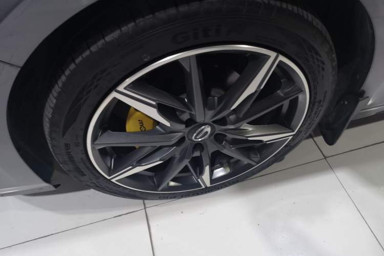 Used GAC Trumpchi EMPOW 2023 270T DCT J15 Version Left Front Wheel Hub