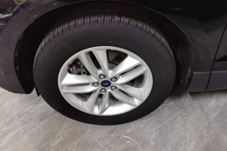 Used Ford Edge 2021 PLUS EcoBoost 245 Two-Wheel-Drive Elite 5-Seater Exterior 4