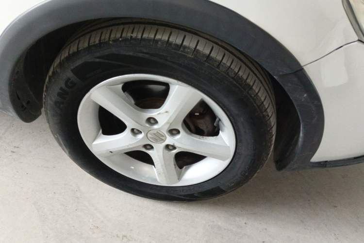 Used Suzuki SX4 2011 Revised Version 1.6L Automatic Comfort Edition Right Front Wheel Hub