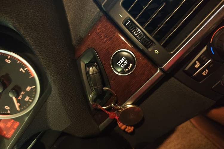 Used BMW X6 2014 xDrive35i Sport model Vehicle Key