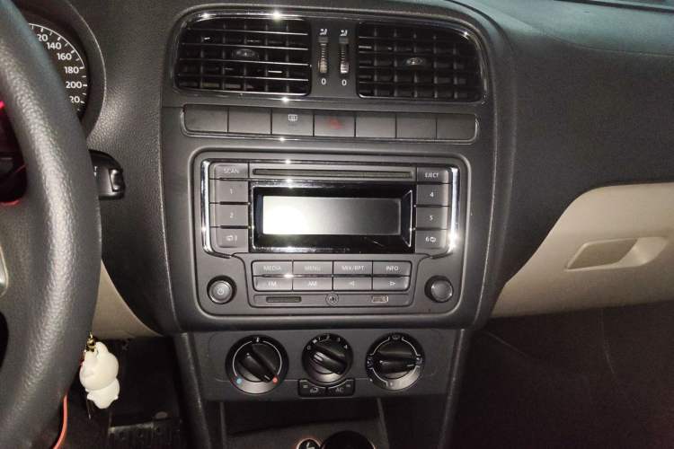 Used Volkswagen Polo 2013 1.6L Automatic Comfort Edition