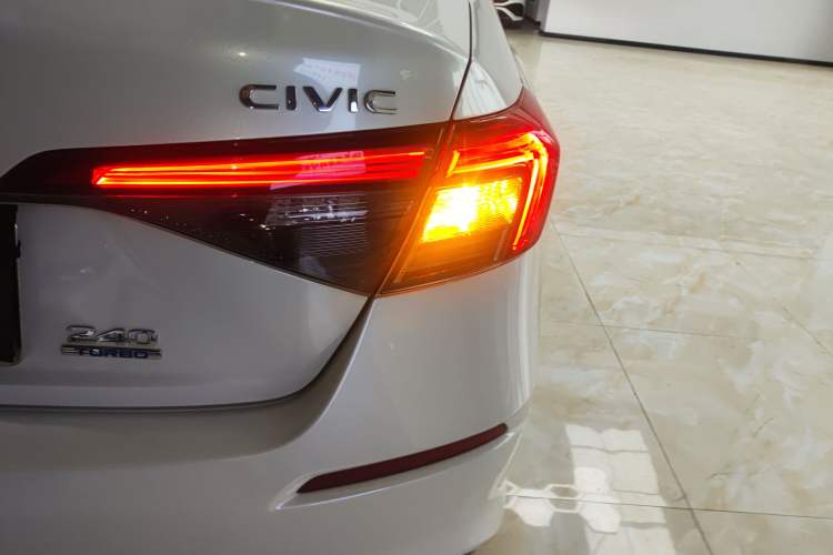 Used Honda Civic 2023 240TURBO CVT Dynamic · Center Stage Special Edition
