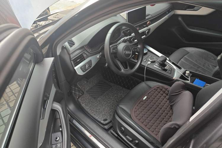 Used Audi A4L 2019 40 TFSI Fashion Edition China VI Emission Standard