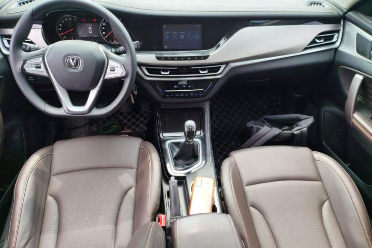 Used CHANGAN CS35PLUS 2019 1.6L Manual E-Link Upgrade Edition Center Console