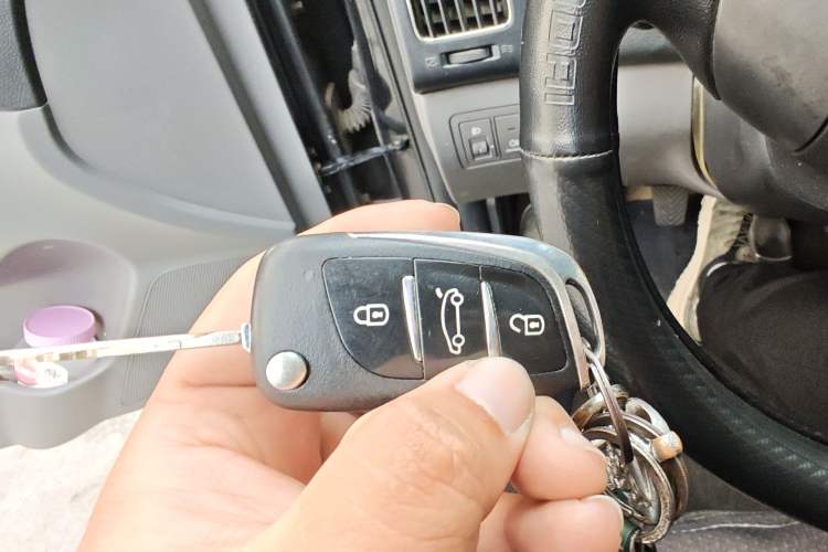 Used Hyundai Celesta 2011 1.6L Manual Comfort Edition