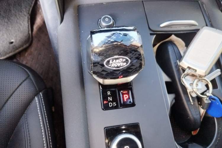 Used Land Rover Discovery 2023 Revised Version 360 PS R-Dynamic S