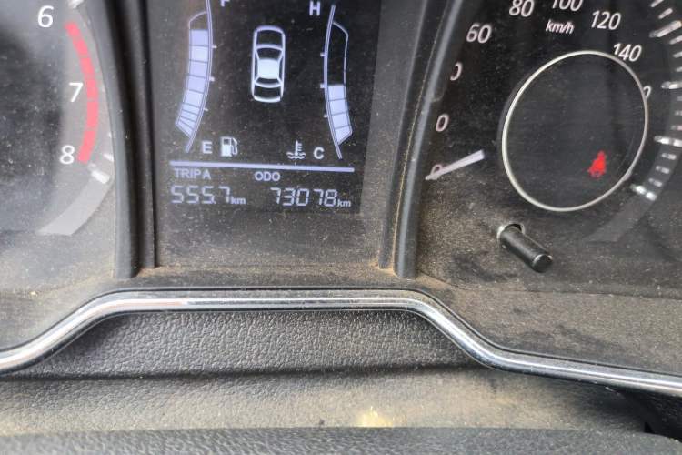 Used HYOSOW H3 2015 1.5L manual luxury version Odometer Close Up