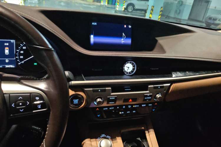 Used Lexus ES 2017 200 30th Anniversary Edition Audio And AC Panel