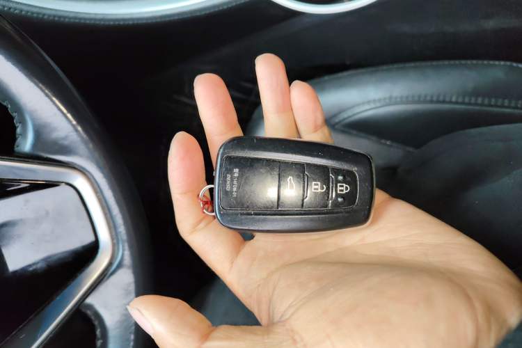 Used Toyota Avalon 2023 Dual-Engine 2.5L Luxury Edition Vehicle Key