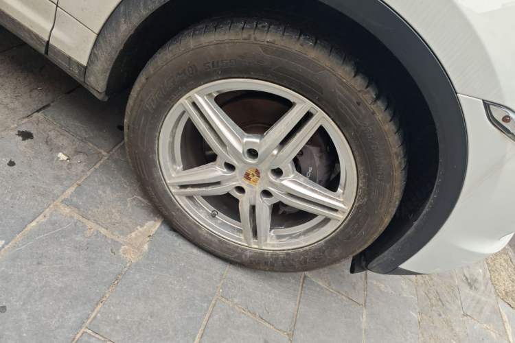 Used Porsche Cayenne 2014 Cayenne Platinum Edition 3.0T