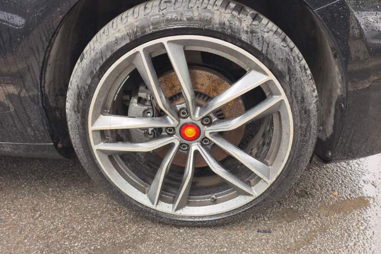 Used Hongqi H7 2017 2.0T Luxury Model Right Front Wheel Hub