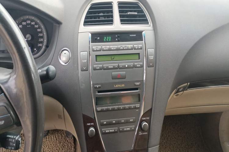 Used Lexus ES 2010 240 Elegant Edition Audio And AC Panel