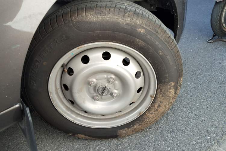 Used Jinbei Hiace X30 2023 1.5L Wealthy-Style Passenger Van 5/6/7-Seater Non-Air-Conditioned Version SWC15M
