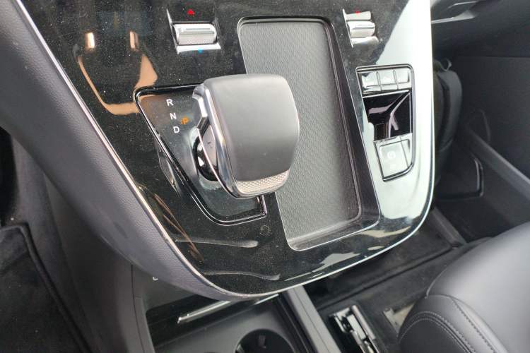 Used Hongqi HQ9 PHEV 2024 2.0T Four-Wheel Drive Business Edition
