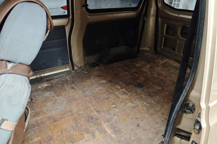 Used BAIC Weiwang 306 2013 1.2L Value Edition Basic 7-Seater A12 China IV Standard Left Rear Seat